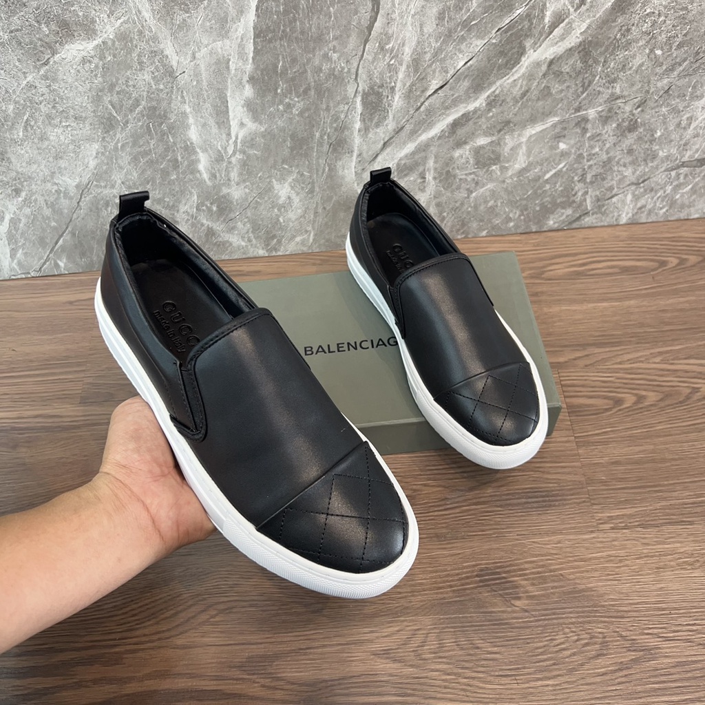 Giày lười nam,giày slipon gc trơn mõm gân đế khâu chắc chắc dễ đi phong cách trẻ trung mẫu hot mã TC05656