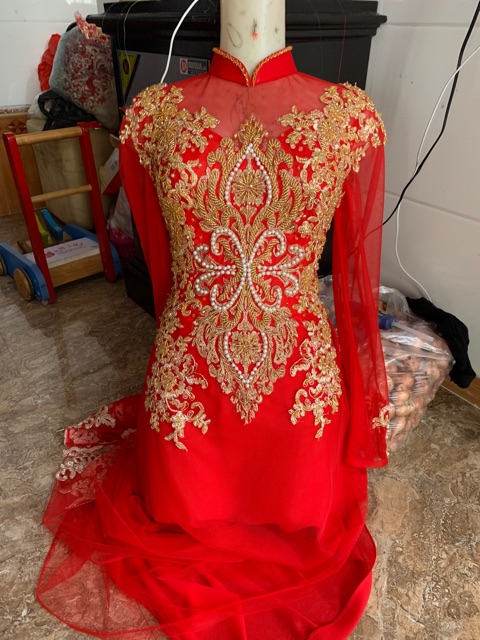 Áo dài cho cô dâu ngày ăn hỏi. Giá 500.000đ_700.000đ. Giúp cô dâu ngày cưới thêm lộng lẫy thêm xinh đẹp thêm sang trọng. | BigBuy360 - bigbuy360.vn