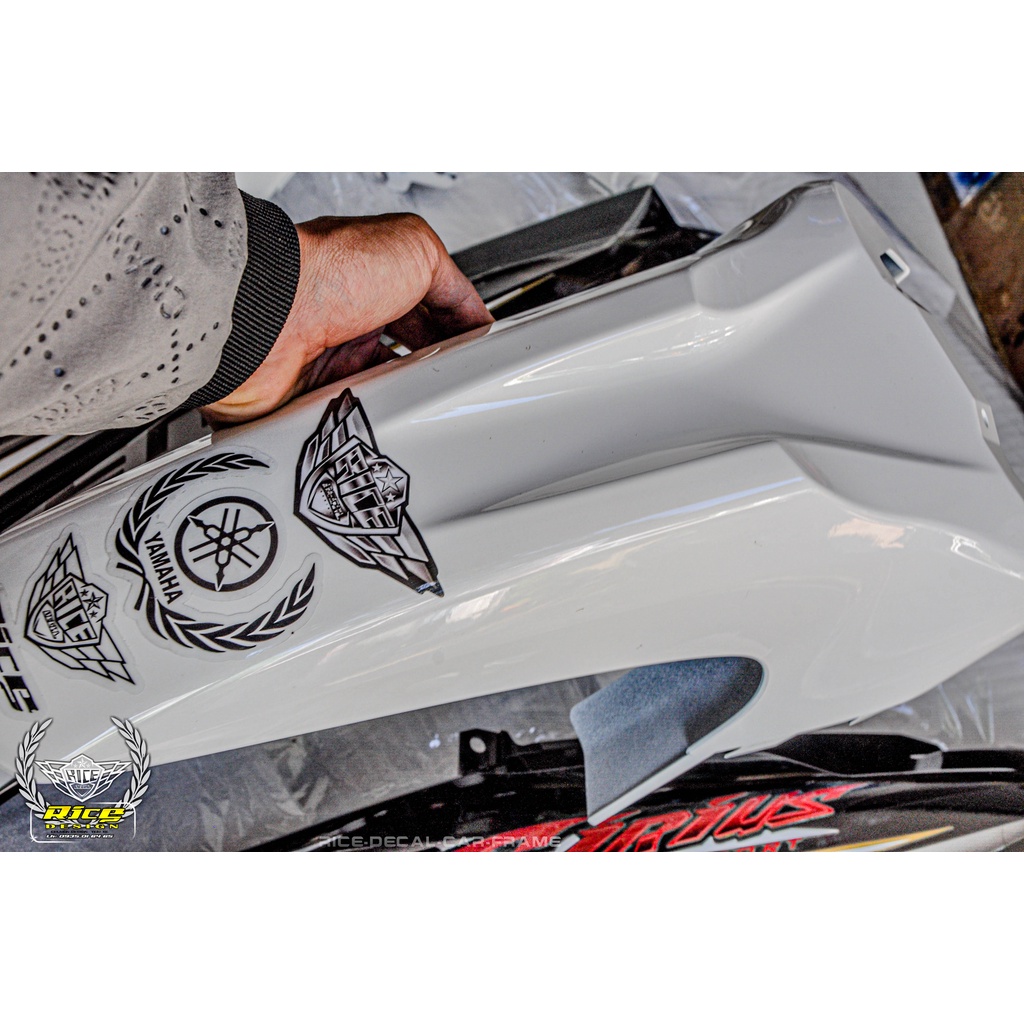 Tem Sirius Trước trắng Sau Đen Mẫu mới Thái Vuông hot