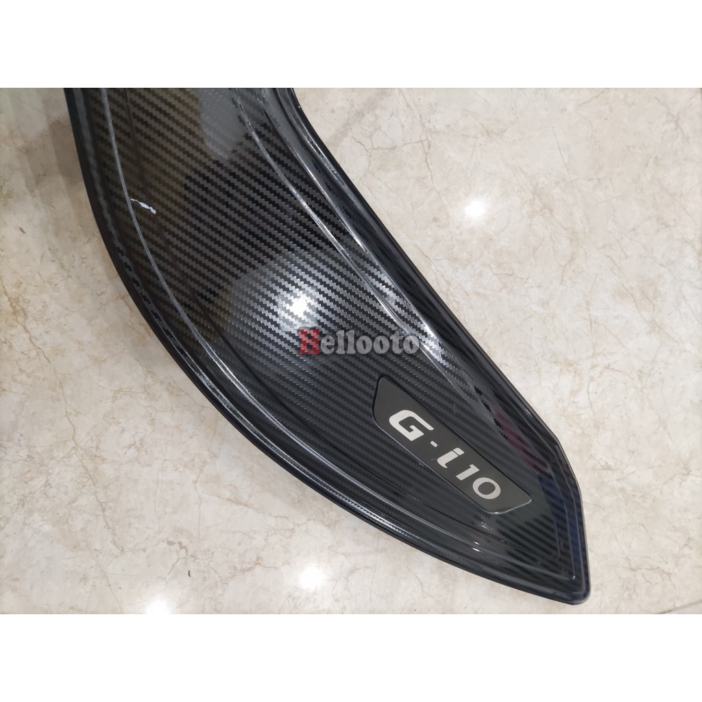 Bộ 4 Ốp Tapli Cửa Cho Xe Grand I10 2021 2022 2023 Mẫu CARBON dùng cho cả bản sedan và hatchback + tặng keo dính