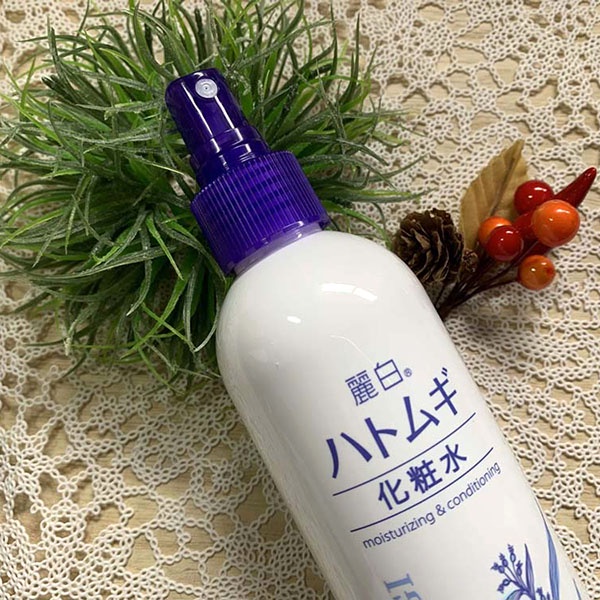 Xịt khoáng ý dĩ HATOMUGI Moisturizing 205ml