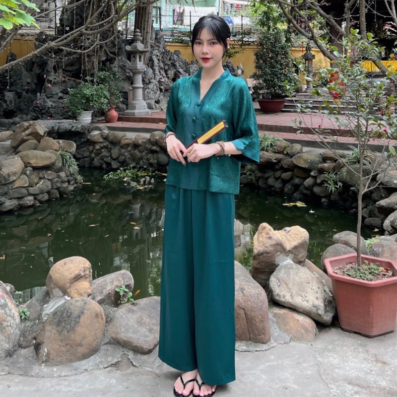 Bộ Lụa Đi Lễ Chùa - Đồ Lam Đi Chùa Chất Lụa Mềm Mịn ,Dày Dặn ,Thoáng Mát ,Cao Cấp Và Sang Trọng Nhất Hiện Nay