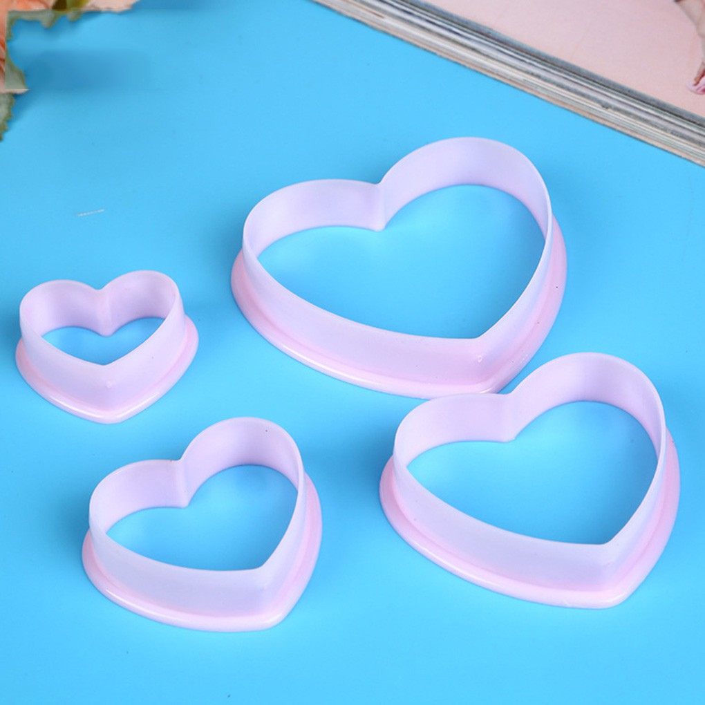 Set 4 Khuôn Nhựa Làm Bánh Hình Trái Tim