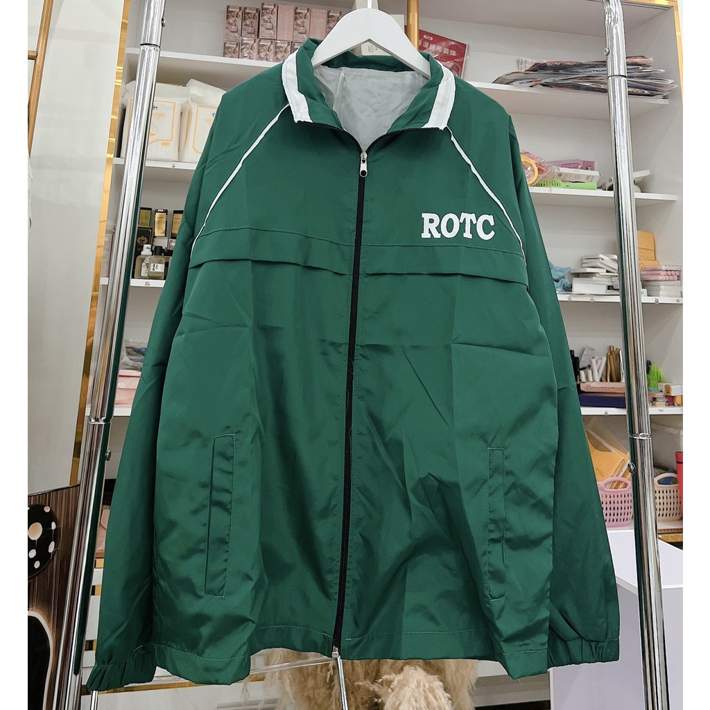 Áo Khoác Bomber Gió Dù Chữ Rotc Màu Xanh Dáng Rộng Viền Cổ Nam Nữ Unisex Dáng Rộng