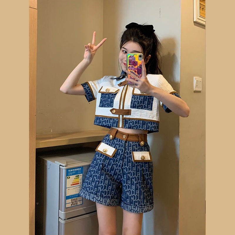 Small online celebrity fried street suit girls summer new fashion small fragrant wind spliced denim top and shorts two-piece set