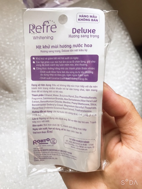 Xịt Khử Mùi Refre Whitening 6g rất tiện để túi và mang đi du lịch