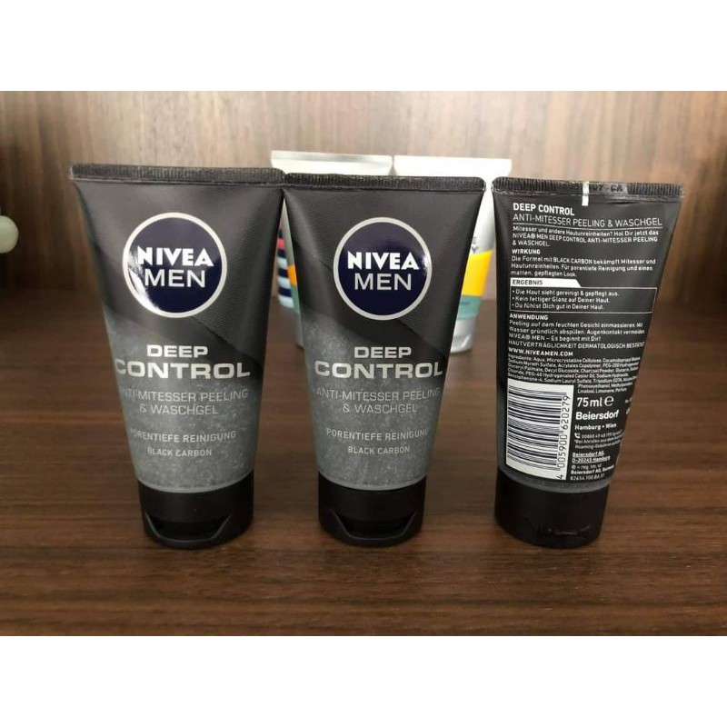 Sữa rửa mặt Nivea Men Deep Control cho da dầu và mụn kết hợp tẩy da chết