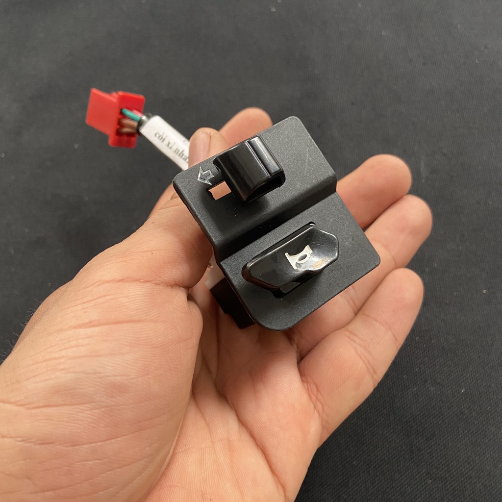 CÔNG TẮC ĐÈN XI NHAN CÒI CHO EXCITER 150 NHƯ CÔNG TẮC ZIN THEO XE CAO CẤP