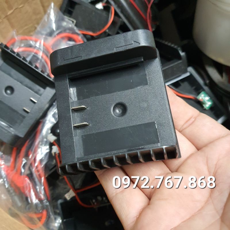 Đế gài pin máy cân bằng lazer