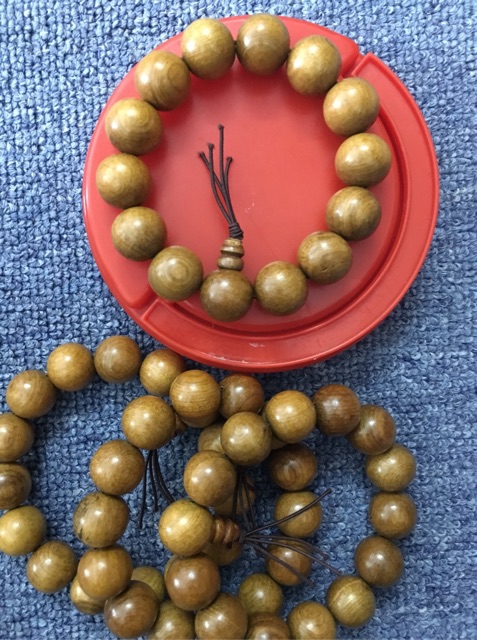 Vòng tay gỗ bách sanh thơm