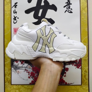 M.L.B ny vàng