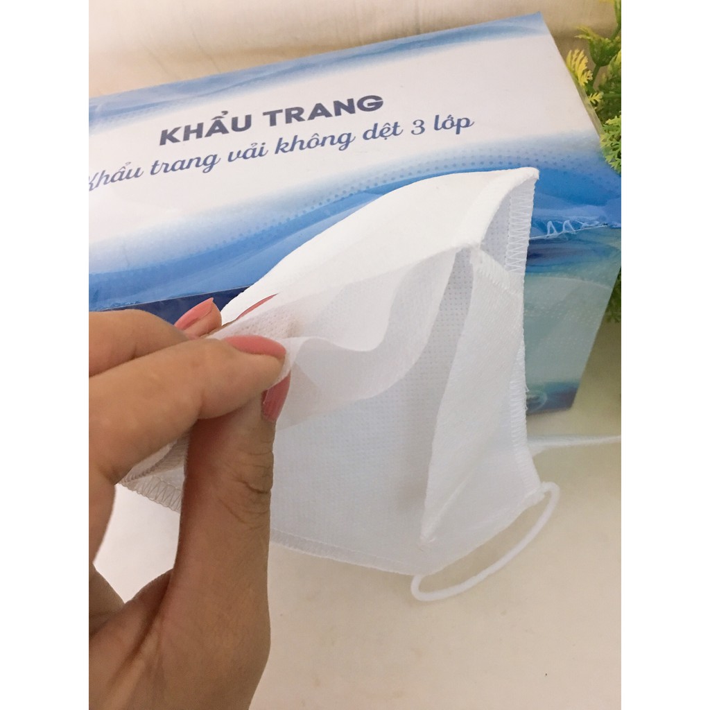 Combo 01 Hộp 50 chiếc Khẩu trang vải 3 lớp - Êm , vứa vặn không bí thở