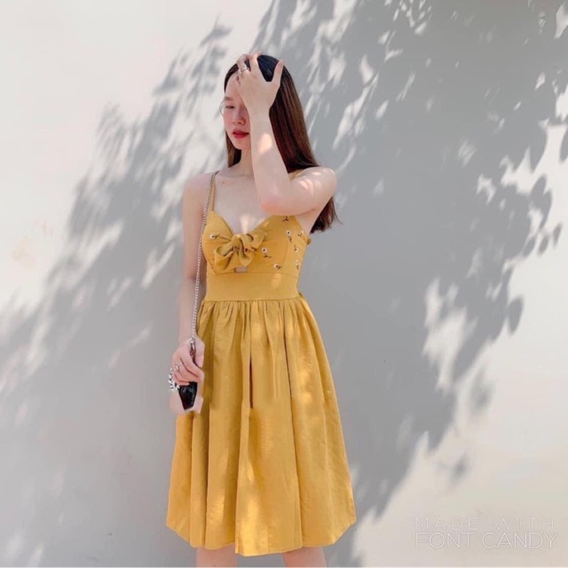 Đầm Thêu Hoa Vàng