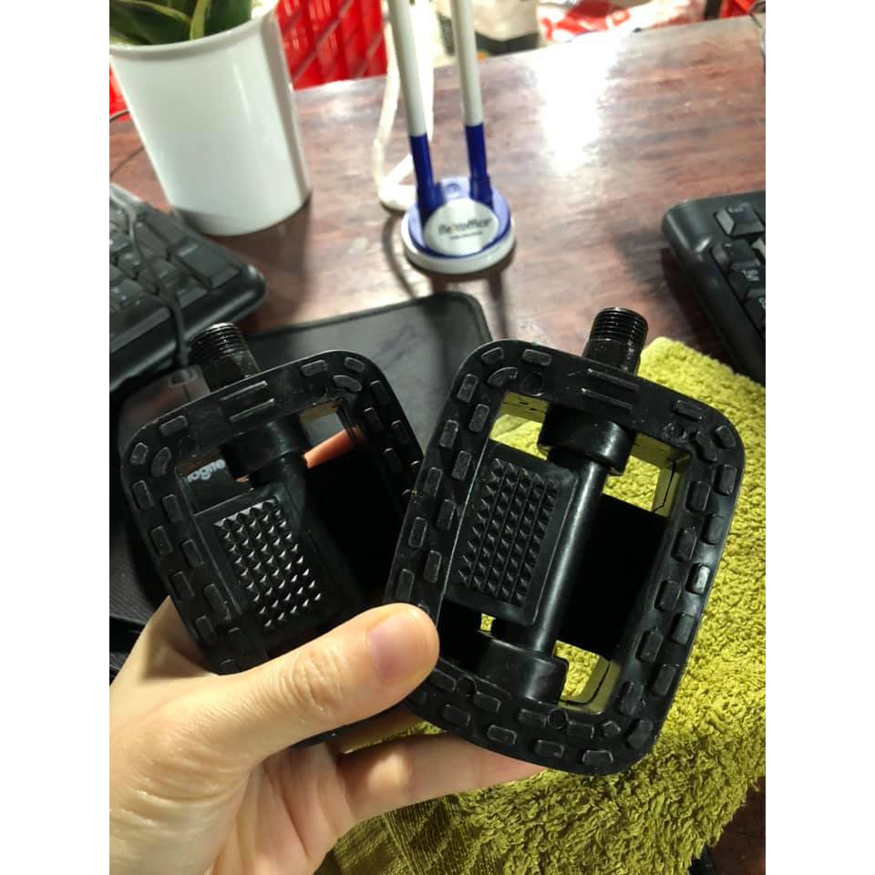 Bộ Bàn Đạp Xe Cỏ