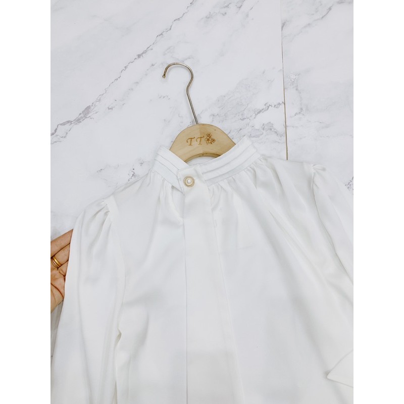 Sơmi trắng cổ khoét phối cà vạt vnxk | BigBuy360 - bigbuy360.vn