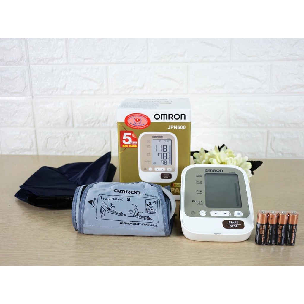 Máy đo huyết áp tự động OMRON JPN600