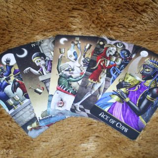 DEVIANT MOON TAROT - ÁNH TRĂNG SIÊU THỰC ( PHIÊN BẢN KHÔNG VIỀN )
