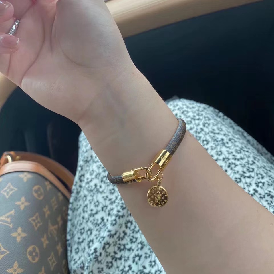 Vòng Tay Dây Da Mặt Thép Titan Không Gỉ Thời Trang Cho Cặp Đôi 18k