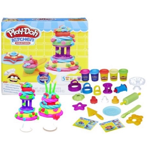 Tháp bánh  kem sắc màu PLAY-DOH MK (tặng thêm 4 hủ bột)