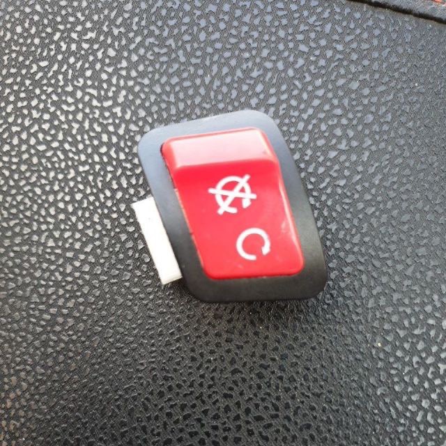 Công Tắc Tắt Máy Tạm Thời Gắn Xe Máy