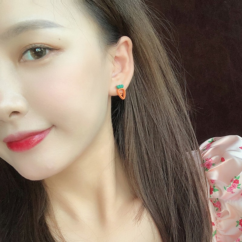 Bông tai hình củ cà rốt hoạt hình đáng yêu