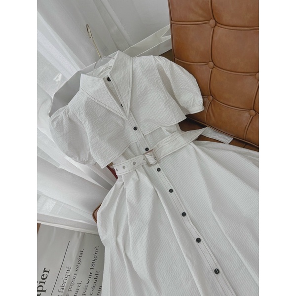 ĐẦM MIDI TRẮNG CỔ SƠ MI NHỌN XẺ TÀ KÈM BELT