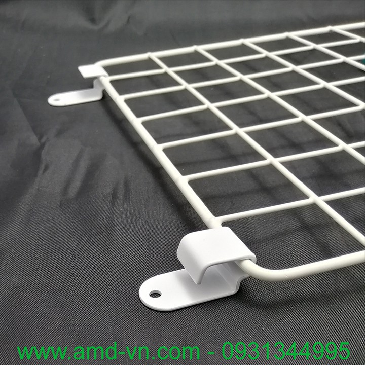 Pat treo tấm lưới bắt tường