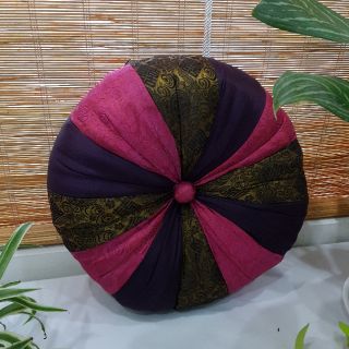 Gối bí ôm trang trí