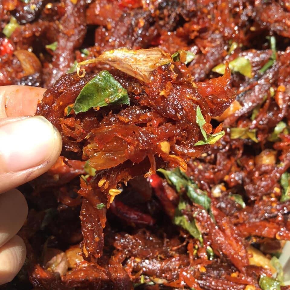 100g khô bò Hồng Ngự đập lá chanh tỏi ớt cay cay - thương hiệu Bò Đội Nón | BigBuy360 - bigbuy360.vn