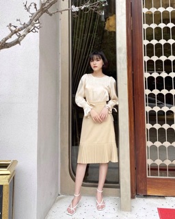 Chân váy xếp ly đuôi