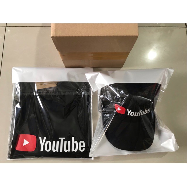 (SALE) Bộ áo thun và nón kết in logo youtube