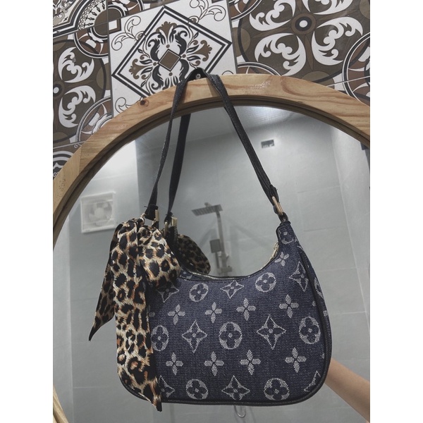 Túi kẹp nách dáng bầu hoạ tiết  phong cách Hàn Quốc  siêu đẹp, siêu xinh