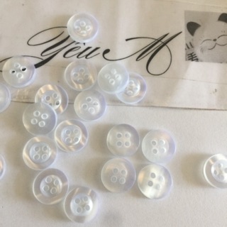 cúc nút trắng, xanh,kem 4 lỗ áo sơmi 10k/20 cúc MS 027