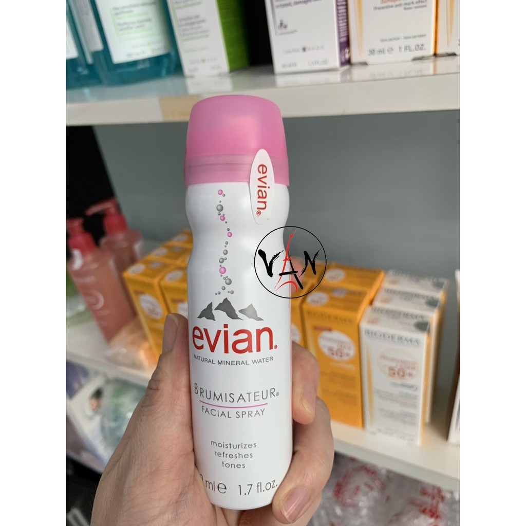 Xịt Khoáng Evian Natural Mineral Water 50ml