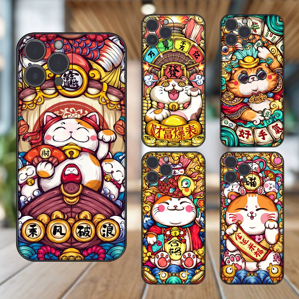Ốp lưng iPhone 13 Pro Max dẻo đen cạnh vuông in hình Mèo Thần Tài dễ thương