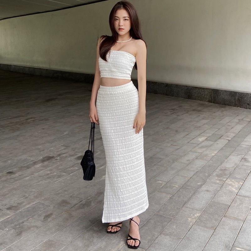 Set Thun Ôm Body Into.eight Thiết Kế Áo Ống Và Chân Váy Xẻ Tà ( Sand Set )