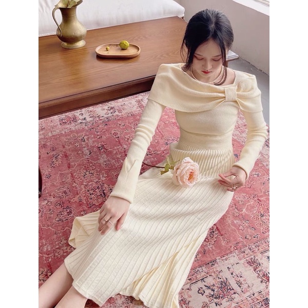 Đầm len trễ vai chân váy xếp ly