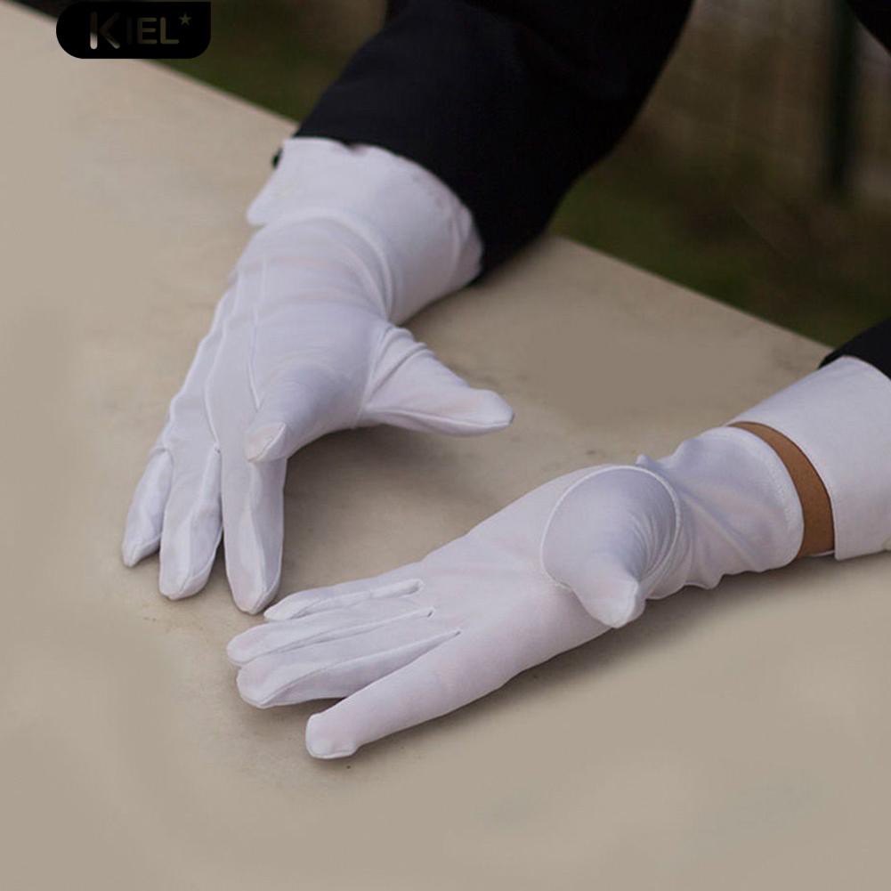 Đôi găng tay màu trắng thiết kế tinh tế trang nghiêm