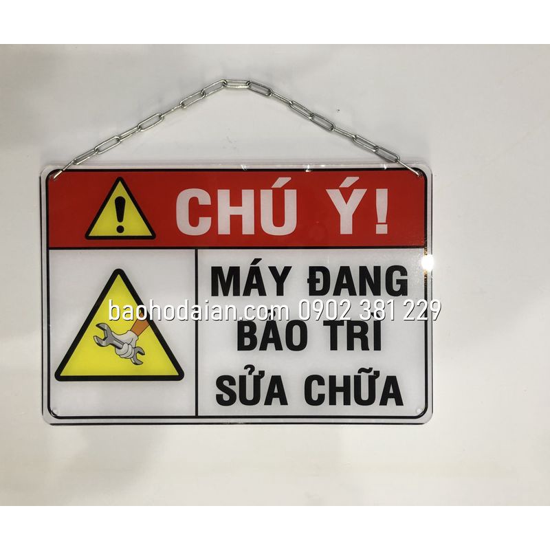 Bảng mica cảnh báo đang bảo trì sửa chữa có xích treo 20 x 30cm