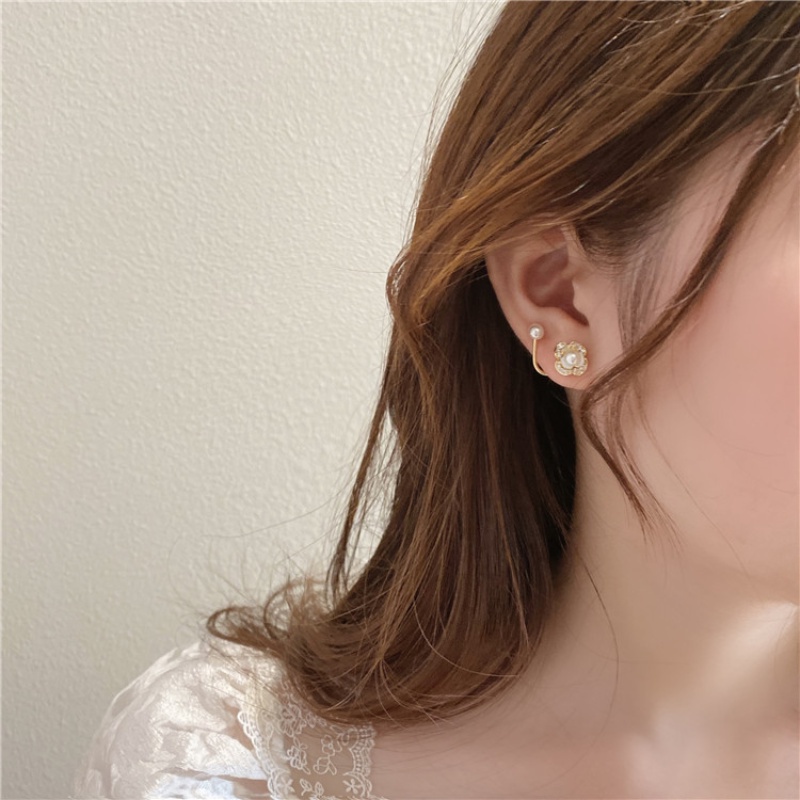 Khuyên tai hình bông hoa đính ngọc trai giả phong cách hàn quốc thời trang xinh xắn cho nữ