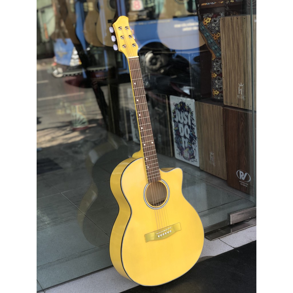 Đàn guitar acoustic giá rẻ màu vàng tặng kèm bao và phím gãy