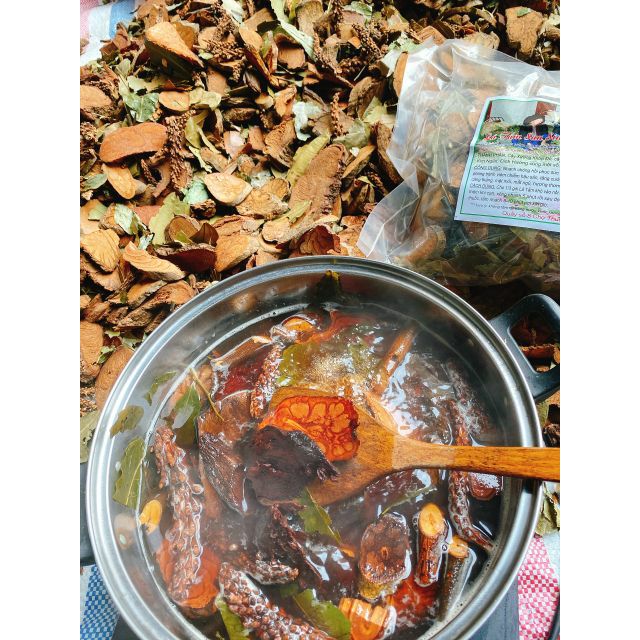 LÁ TẮM SAU SINH DÂN TỘC DAO ĐỎ