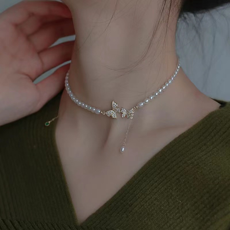 Vòng cổ Mặt Bướm Đính Ngọc Trai Thời Trang Cho Nữ