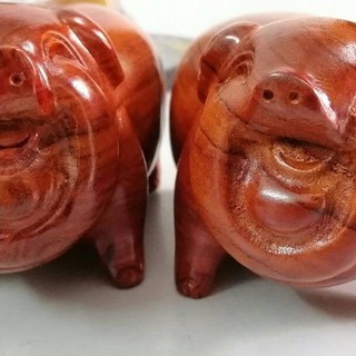 Lợn gỗ ủn ỉn gỗ hương