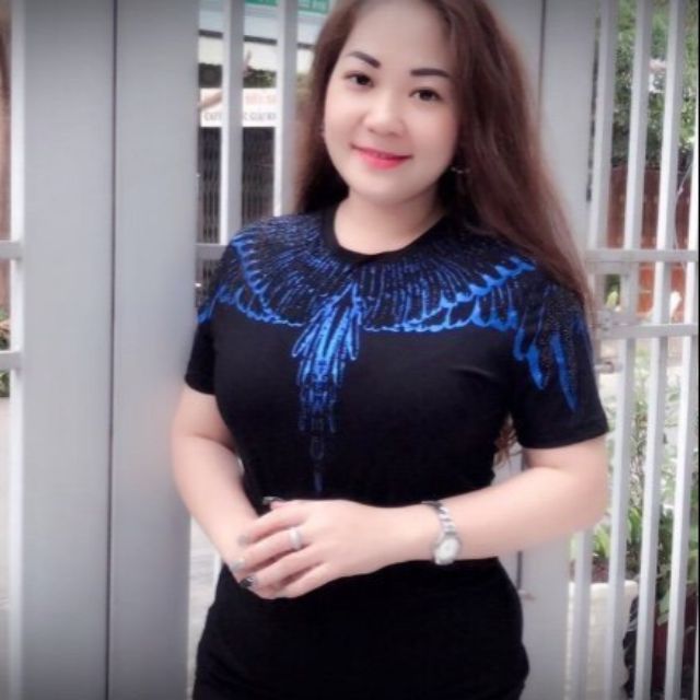 Áo thun đính đá xanh
