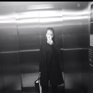 Thanh lý áo dạ đen size M của hãng zara