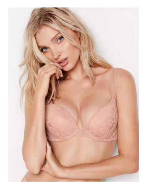 Vicky ánh nhũ siêu đẩy