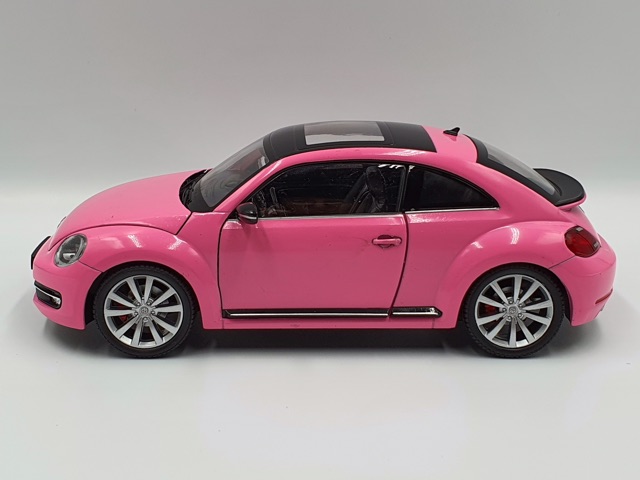 Xe Mô Hình Volkswagen Beetle 2013 1:24 Welly (Hồng)