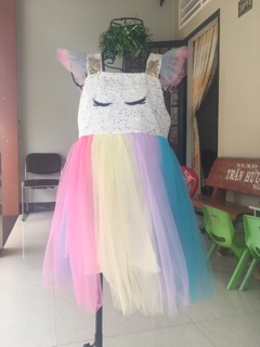 Váy pony cầu vồng