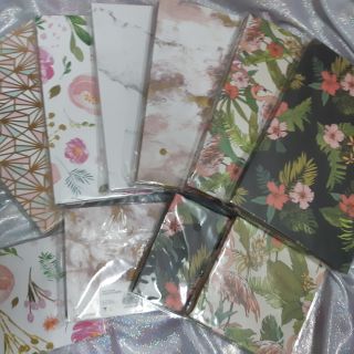 Bảng rỗng đựng phấn mắt